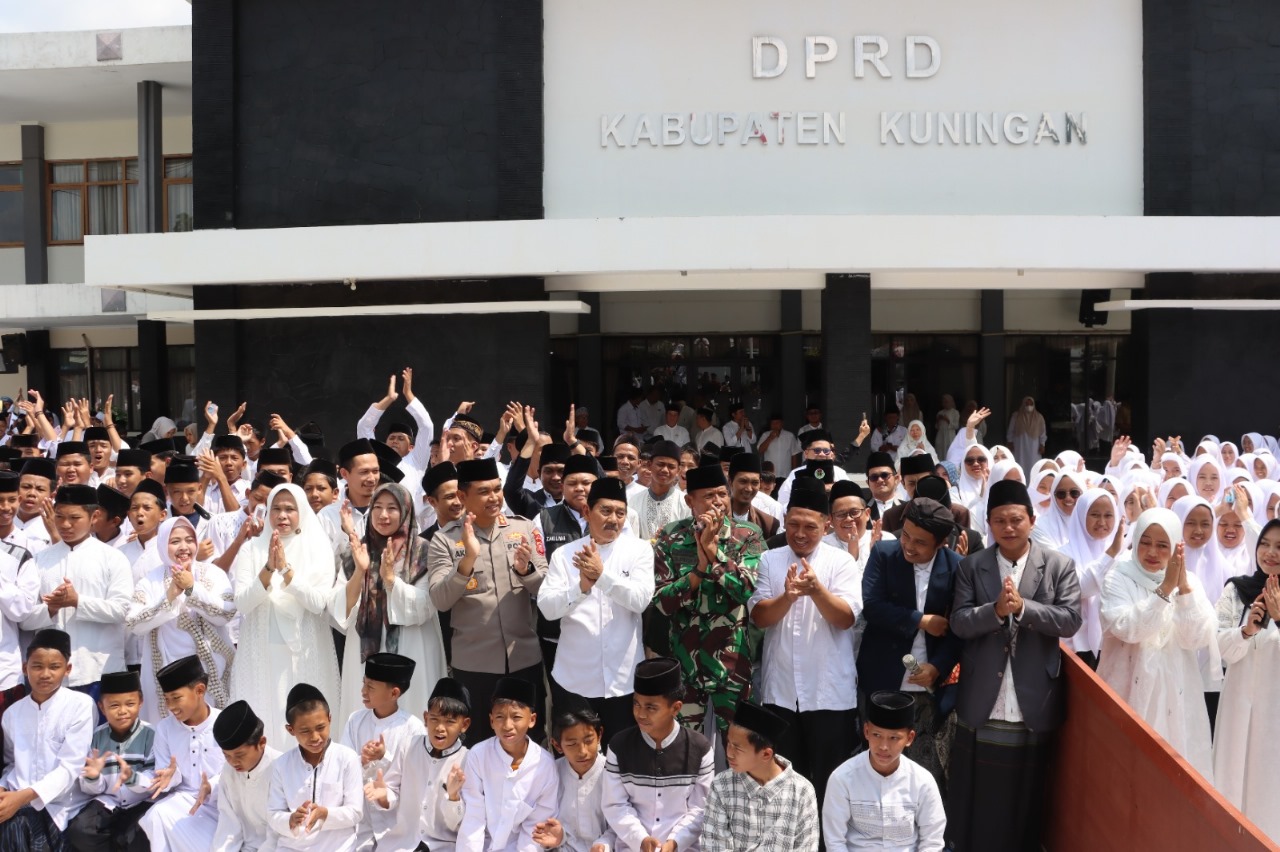 Kapolres Kuningan Hadiri Istigosah dan Aspirasi Santri Kolaborasi Pesantren dan DPRD
