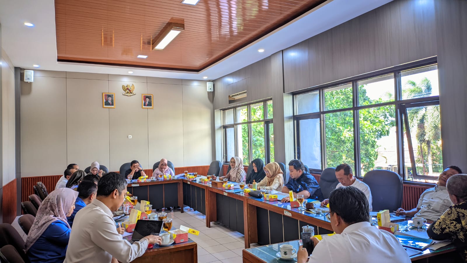 Rapat Kerja Komisi II DPRD Kabupaten Kuningan bersama  Asda II, Bag. Perekonomian dan SDA Setda, PAM Tirta Kamuning, PDAU, PT. Perseroda BPR, PR LKM dan Bank BJB