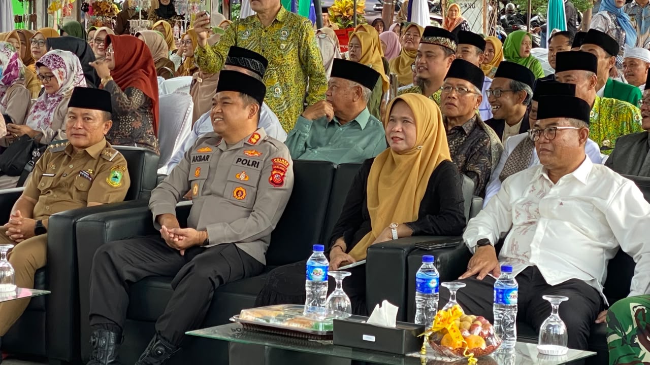 Pimpinan DPRD Kabupaten Kuningan menghadiri acara Pembukaan MTQ