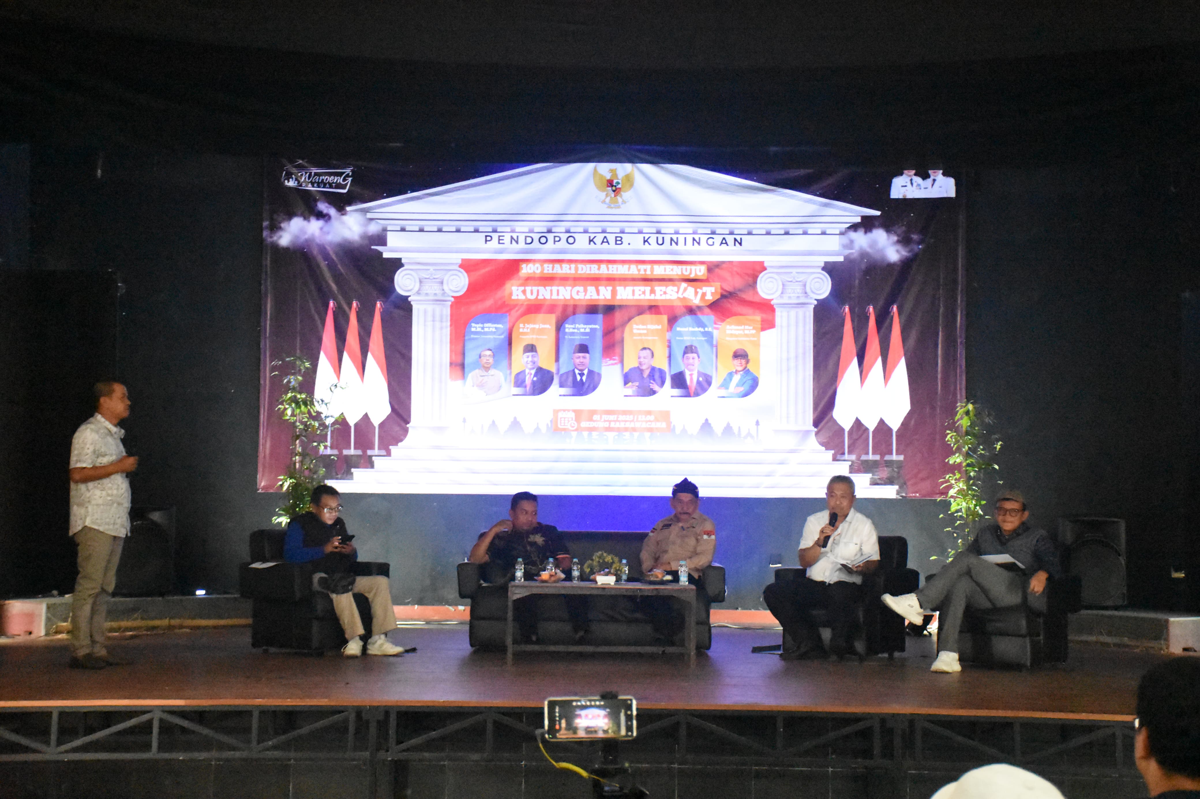 Ketua DPRD menghadiri Undangan kegiatan diskusi 100 hari kerja Bupati dan wakil bupati Kabupaten Kuningan