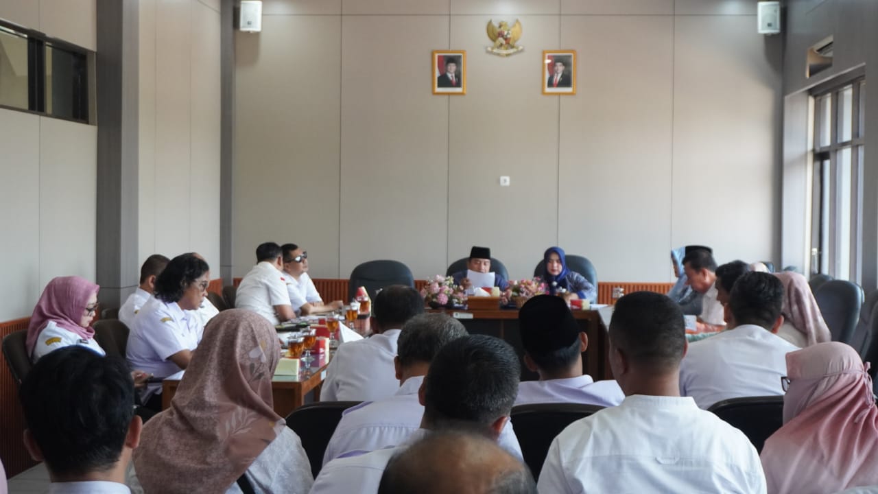 Rapat Komisi II DPRD Kabupaten Kuningan dengan Mitra Kerja Komisi