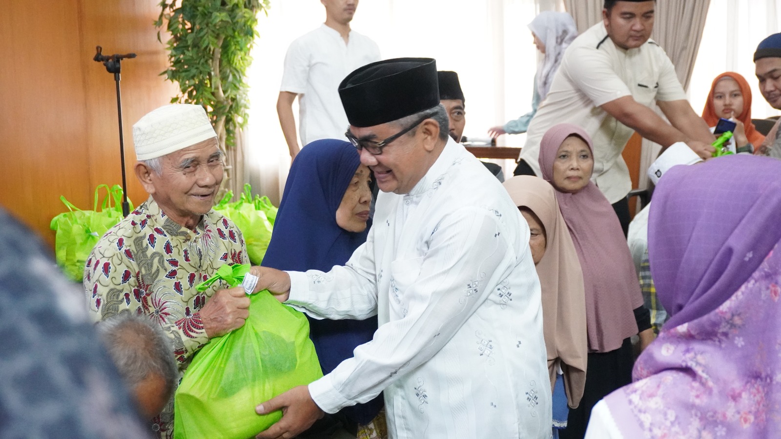 Peringatan Maulid Nabi Muhammad SAW dan Santunan Yatim Piatu & Lansia