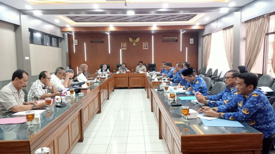 Rapat Kerja Komisi IV DPRD Kabupaten Kuningan - Pembahasan Realisasi APBD Semester Pertama Tahun Anggaran 2024