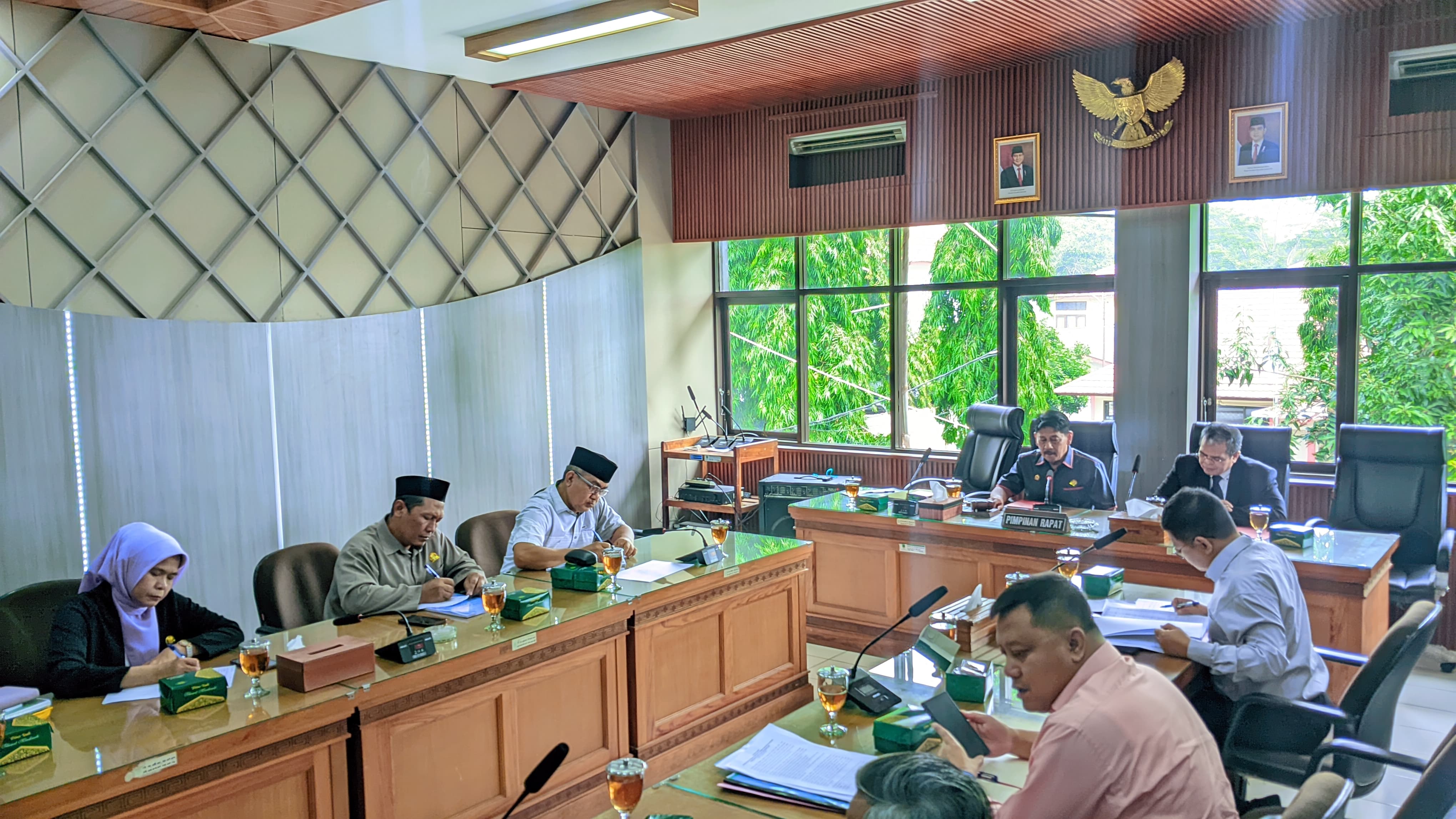 Rapat Pimpinan DPRD Kabupaten Kuningan - Pembahasan Tindaklanjut Hasil Evaluasi Gubernur tentang Evaluasi RAPBD TA 2025 dan Rancangan Perbup tentang Penjabaran APBD TA 2025
