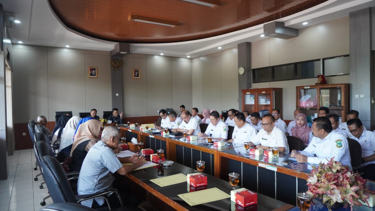 Rapat Komisi I DPRD Kabupaten Kuningan dengan Mitra Kerja Komisi